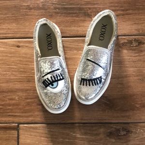 Glitter winky shoes